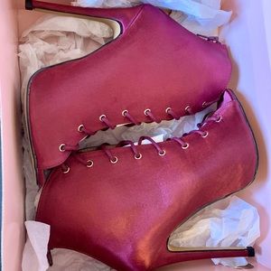 Charlotte Russe, 6, burgundy